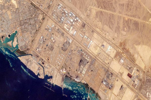 اعراب خلیج فارس راه دور زدن تنگه هرمز را پیدا کرده‌اند؟ | 3 مسیر جایگزین برای صادرات نفت 