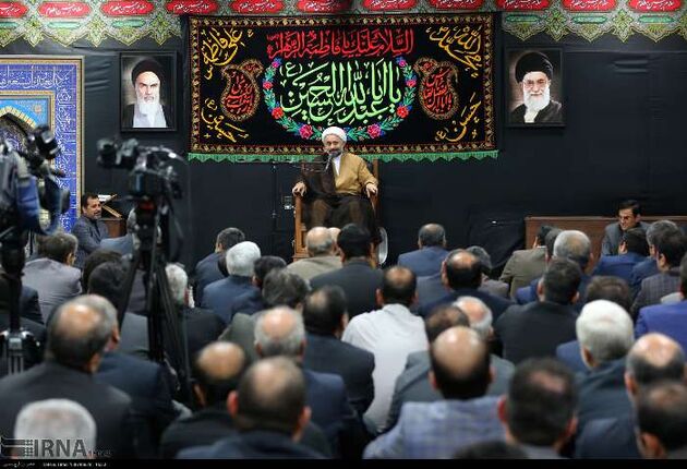 مراسم عزاداری امام حسین با حضور روحانی و وزرا