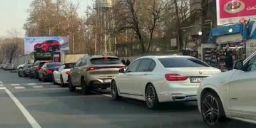 بنزین ۸۰ هزار تومانی مشتری پیدا کرد/ صف لاکچری‌ها مقابل جایگاه‌های سیار