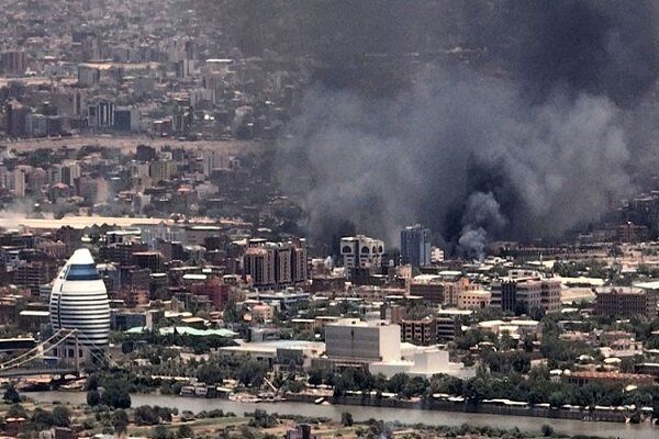 درگیری‌ سنگین در اطراف کاخ ریاست‌جمهوری/ 2 انفجار پایتخت سودان را لرزاند