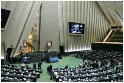 نگرانی کیهان از رواج تندروی و تخریب در مجلس دوازدهم
