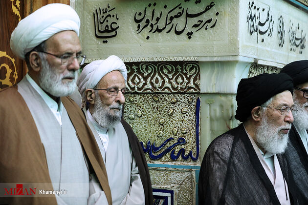 غبارروبی مضجع مطهر حضرت امام رضا (علیه‌السلام) با حضور رهبر معظم انقلاب
