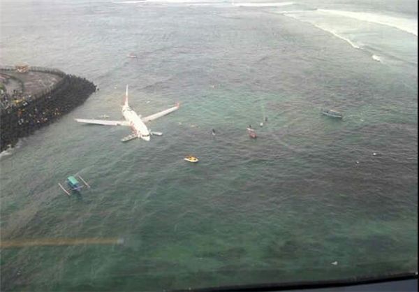 جدید ترین فیلم از سقوط هواپیما به دریا در اندونزی