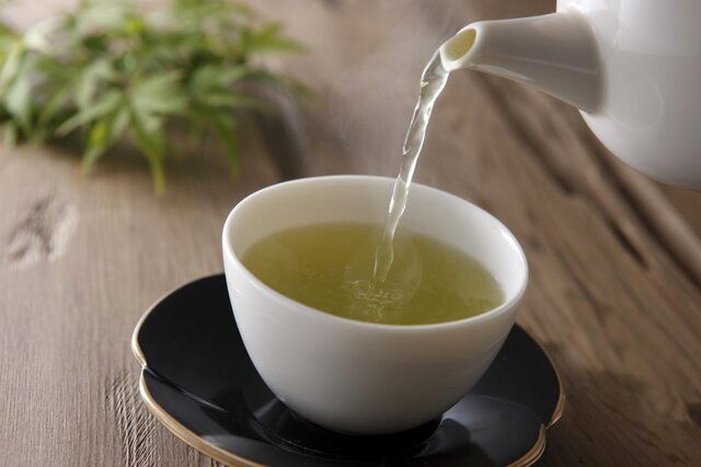 تاثیر ترکیبات موجود در چای سبز  بر مقابله با سرطان