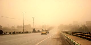 پیش‌بینی هوای کشور/ رگبار پراکنده و گرد و خاک در راه این استان‌ها 