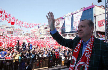 اردوغان: ارتش الکترونیکی مگس‌ها به نفع «بای بای کمال» کار می‌کند /ما از همجنس گرایان حمایت نمی کنیم