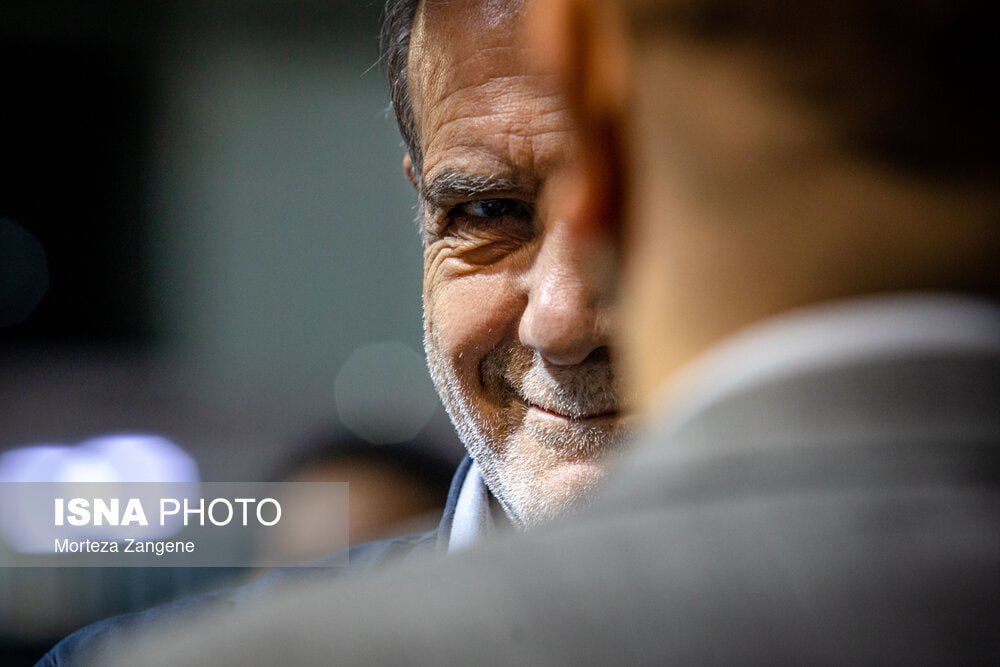 دو رفتار سیاسی نادر | پزشکیان تبعات تحریم را می‌شناسد اما وزیر خارجه‌اش دنبال شمردن نعمت‌های تحریم است