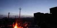 مردم زلزله زده کرمانشاه اینگونه خود را گرم می کنند + عکس
