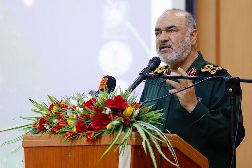 سردار سلامی: دشمنان در مقابل اقتدار ایران اسلامی ناتوان و زمین گیر شده‌اند

