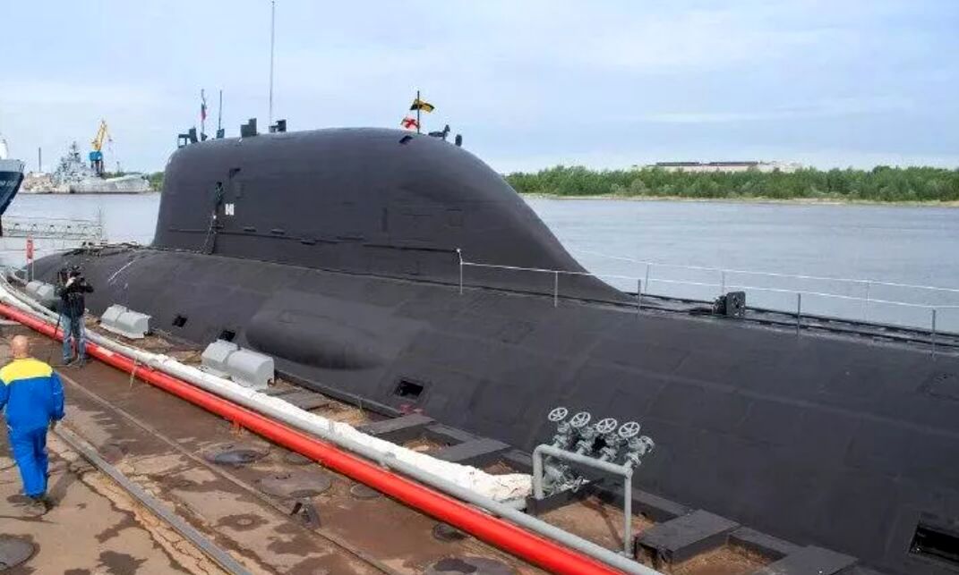 مخوف ترین زیردریایی هسته‌ای روسیه به آب انداخته شد / ویژگی های منحصر به فرد آن