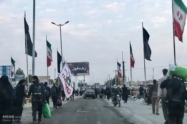 بازگشت زائران اربعین حسینی از مرز مهران