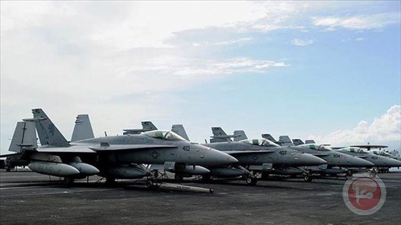 افشاگری یک رسانه عبری از تحرکات مشکوک نظامی / فرود ۱۲ بمب افکن رادارگریز اف-۲۲ آمریکایی در یک پایگاه هوایی در «اسرائیل»