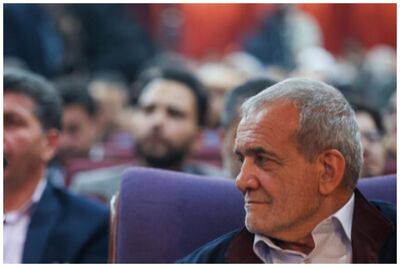 برگزاری همایش انتخاباتی اصحاب فرهنگ و هنر با حضور پزشکیان