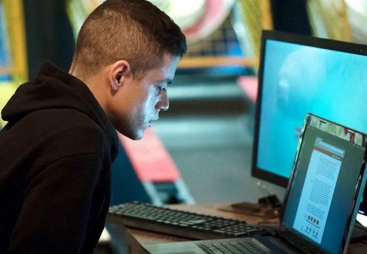 هشدار متخصصان درباره نور آبی دستگاه‌های دیجیتال/ این عارضه زودتر از موعد سراغ پوست می‌آید