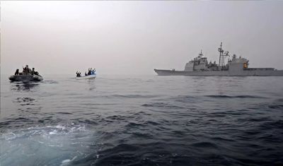 حمله موشکی به یک کشتی باری در خلیج عدن / واکنش آمریکا