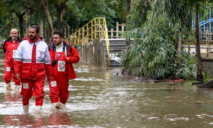 وقوع سیل و کولاک در این استان ها / نیروهای هلال‌احمر به حالت آماده‌باش درآمدند