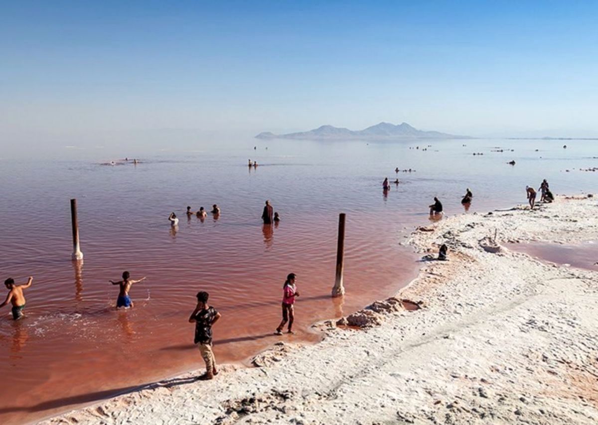 تصاویری هولناک از وضعیت قرمز دریاچه ارومیه 