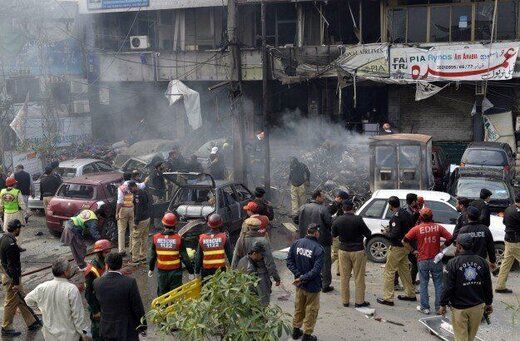 انفجار وحشتناک در لاهور پاکستان/ ده‌ها کشته و زخمی