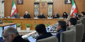 ابلاغ مصوبات اقتصادی دولت پزشکیان/ از تمدید مجوز کسب‌وکارها تا ترخیص کالاها از گمرک 
