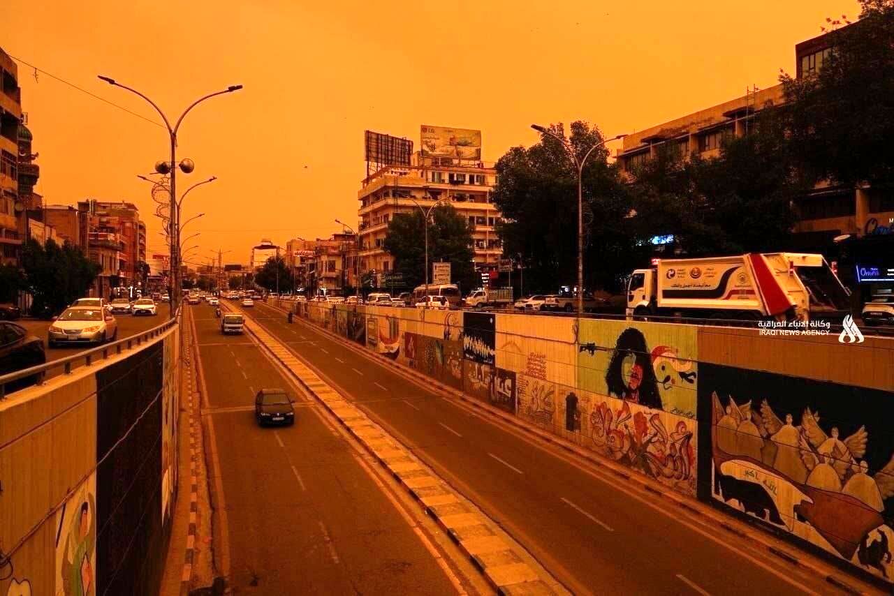 آسمان عراق نارنجی شد! تصاویر آخرالزمانی از بغداد و کربلا را ببینید