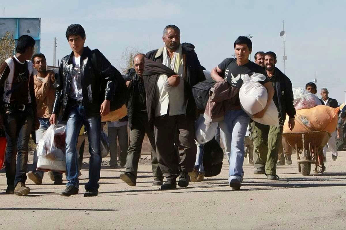 کتک خوردن دو پسر جوان افغان در مترو / جزئیاتی از اخراج افغان ها از ایران
