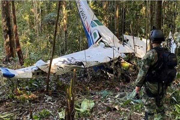یک هواپیما سقوط کرد / چندین نفر کشته شدند
