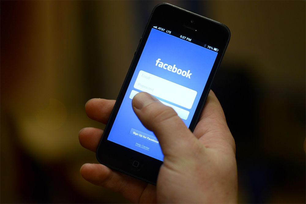 خداحافظی فیس بوک با نسخه قدیمی تلفن های همراه