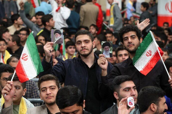 تصاویری خاص و دیدنی از دیدار دانش آموزان با رهبر انقلاب 3