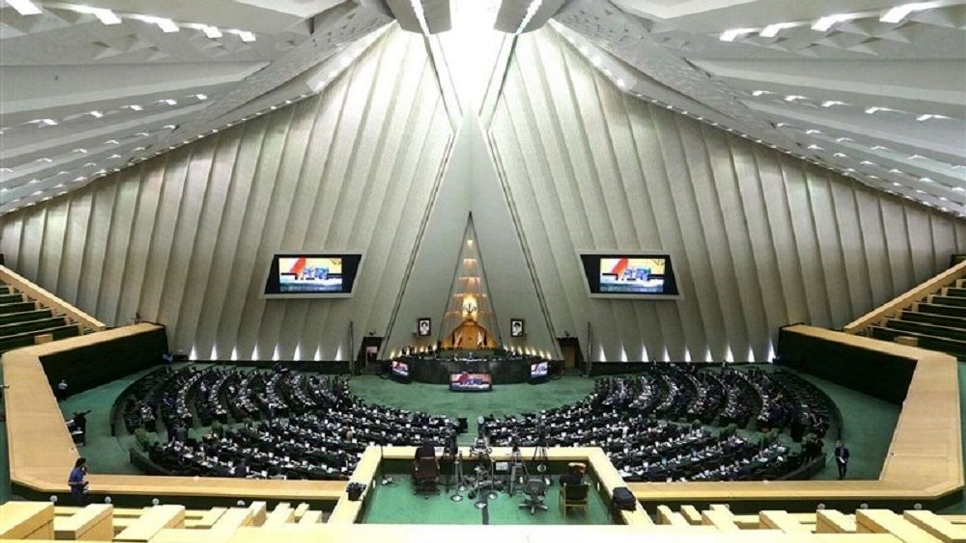 نماینده مجلس: وقتی لوبیا چیتی از کیلویی 90 به 360 تومان رسید احساس بحران در خانواده‌ام کردم!+ فیلم
