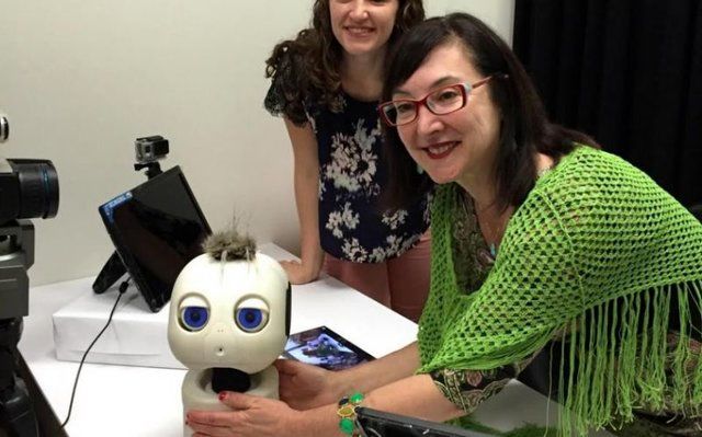 آموزش زبان به کودکان ناشنوا توسط یک ربات