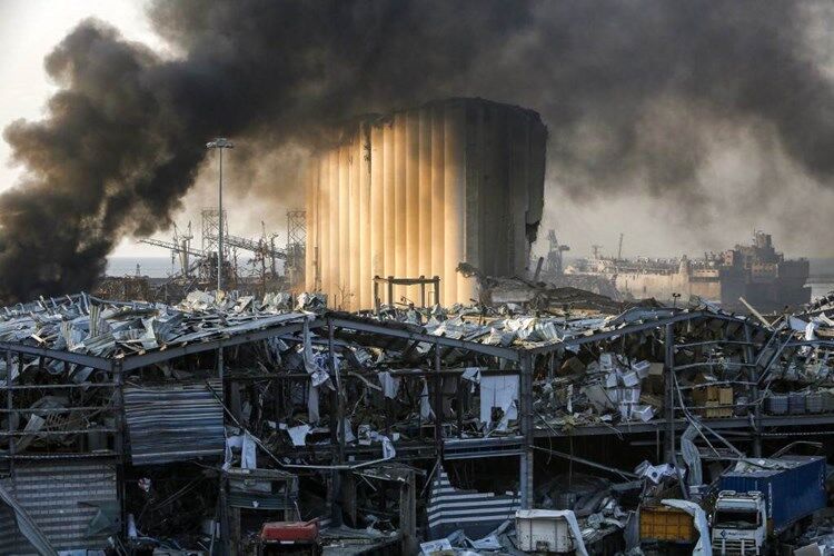 آتش‌سوزی انبار نفت در بندر بیروت+فیلم