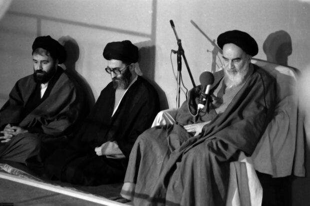 انتشار صحبت‌های محرمانه بین امام خمینی و رهبر انقلاب+ فیلم