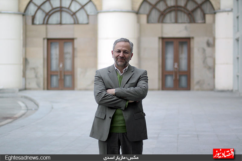 فرهاد نیلی: در بانک جهانی هم یاد می‌دهیم هم یاد می‌گیریم/مستقل و با اقتدار عمل می کنیم / توصیه نهادهای بین المللی همیشه درست نیست