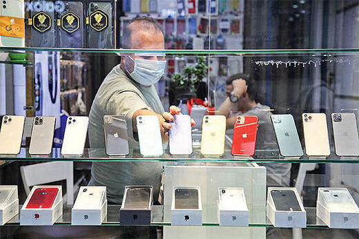 این موبایل 10 میلیون تومان گران شد /مغازه‌دارها فروش آیفون را متوقف کردند تا مفت نفروشند