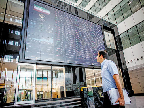 شاخص بورس مثبت شد اما حقیقی ها هنوز پول خارج می کنند/ احتیاط فعالان بازار سرمایه