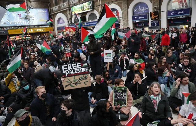 تجمع بزرگ حامیان فلسطین در لندن در سالروز پایان جنگ جهانی اول
