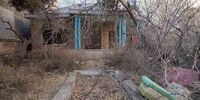 خانه نیما یوشیج رو به نابودی/ خبرنگار: خسارت خشک شدن درختان را از مالک گرفتید؟/ عضو شورای شهر: دنبال عرق زیر بغل مار می‌گردی؟