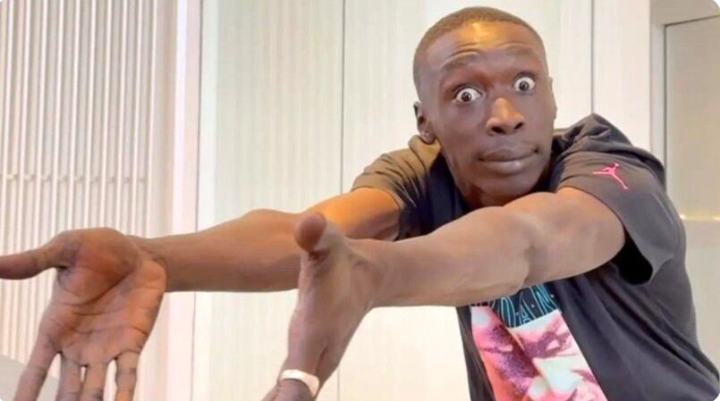 این مرد چهره خود را یک میلیارد دلار اجاره داد
