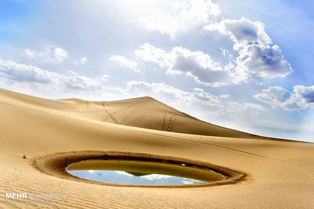 3884944_14.-دریاچه-ای-در-دل-کویر-2