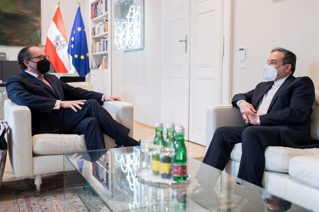 عراقچی به دیدار وزیر امور خارجه اتریش رفت