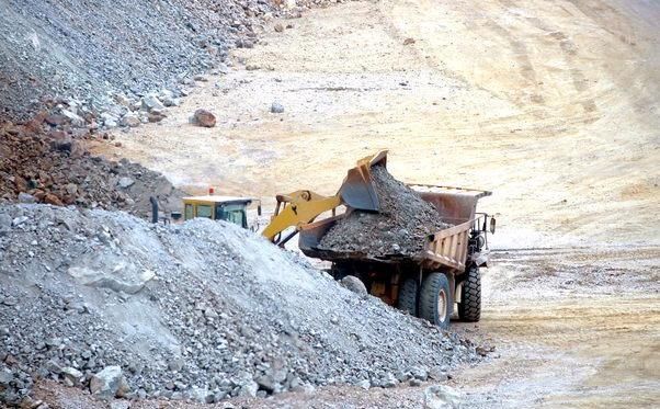 استخراج 64 هزار تن ماده معدنی در شرکت فسفات اسفوردی