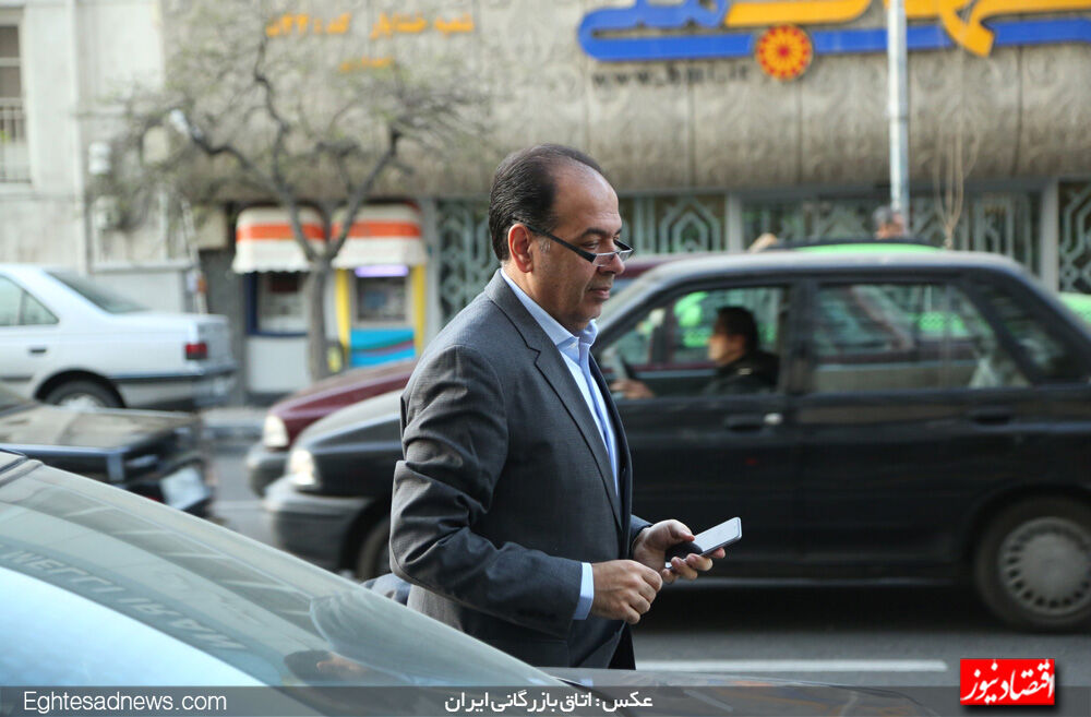 تخلفات عجیب و غریب با کارت‌های بازرگانی از زبان رئیس اتاق ایران / کارت‌های بی‌زبانی که در دستان بدهکاران میلیاردی قرار دارند