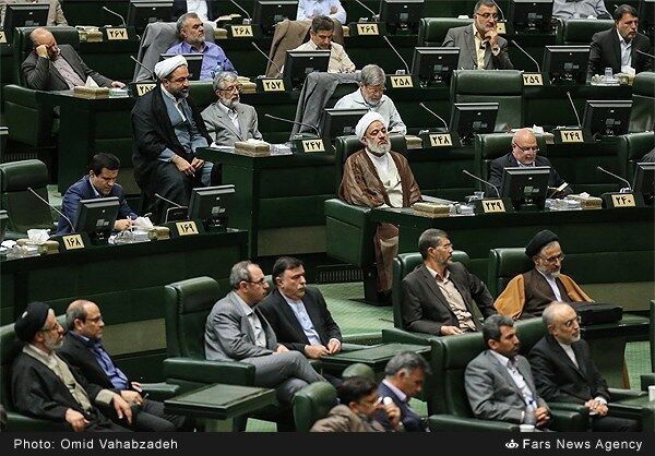 چراغ سبز مجلس برای ورود بانکداران خارجی