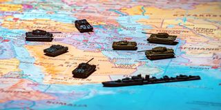 خاقانی: جهان وارد بازی جدید «اقتصاد انرژی» شده | اگر زیرساخت‌های گاز قطر هدف قرار گیرد، مثل بمب اتم عمل می‌کند