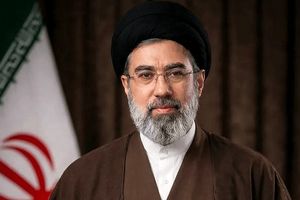 آیت الله سیدمجتبی حسینی خامنه‌ای  به عنوان رهبر جدید انقلاب انتخاب شد 