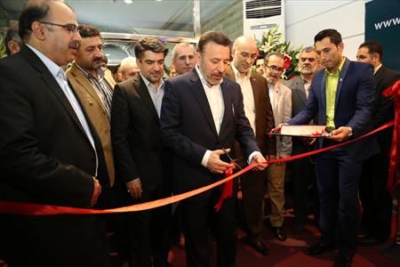 واعظی: امیدواریم بیشترین ارائه کالاهای هوشمند، تولید داخل باشد