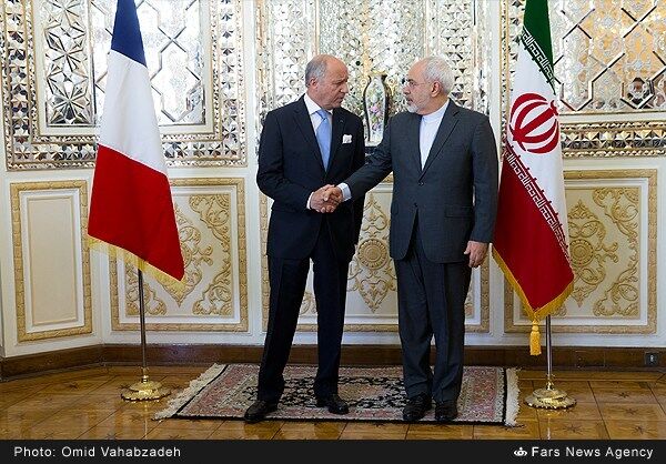 دعوت اولاند از روحانی برای سفر به پاریس / آغاز فصل تازه روابط سیاسی و اقتصادی ایران و فرانسه