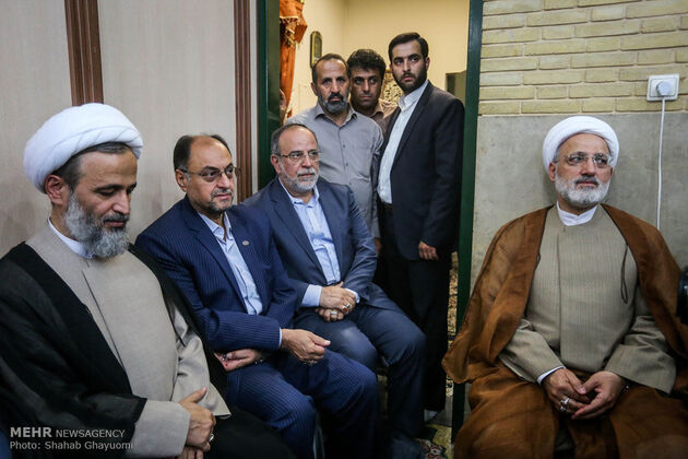 تصاویر مراسم ختم همسر آیت الله علم الهدی