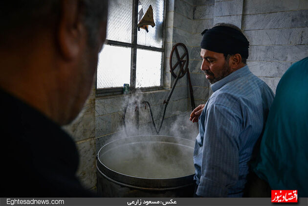تهیه غذای نذری در شرق تهران (گزارش تصویری)