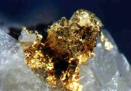 کشف کمربند فلززایی طلا در کاشمر